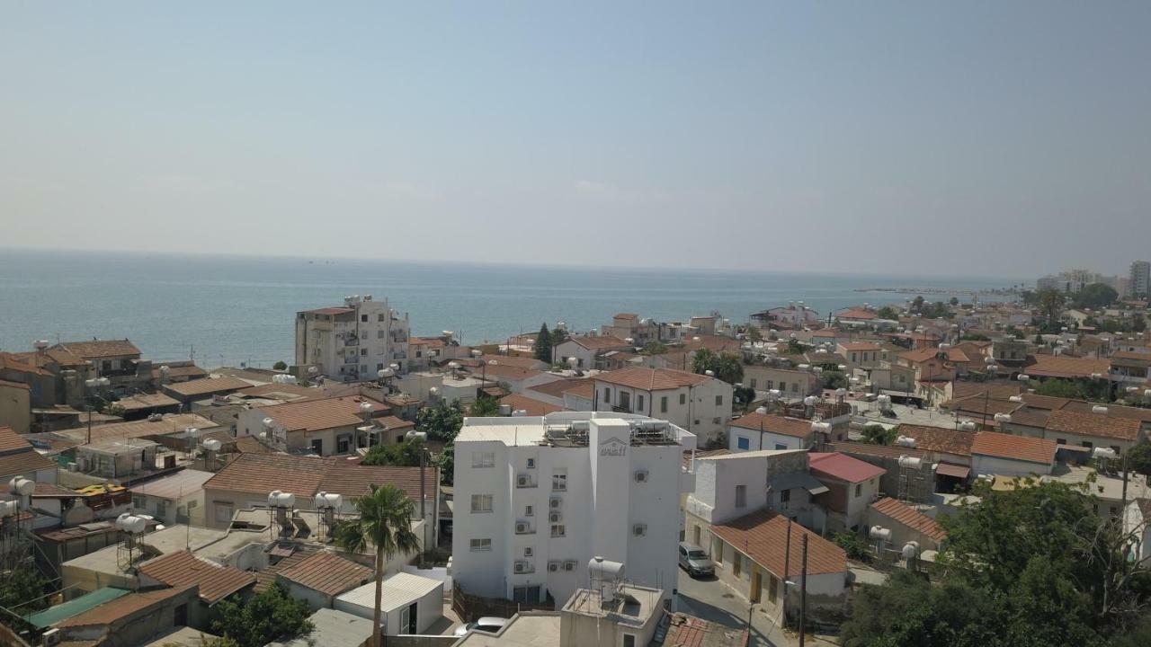 White 11 Aparthotel Larnaca Exterior photo